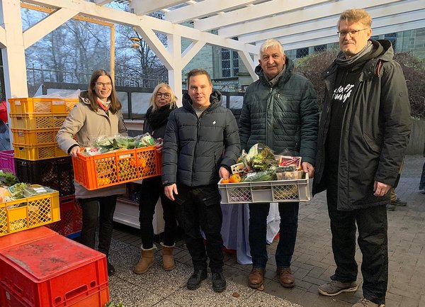 Tatkräftige Hilfe Tatkräftige Hilfe