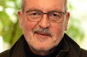 Johannes Kochanek ist die Ombudsperson beim Kreis Soest. Er dient als Ansprechpartner für Menschen, die in Pflege- und Betreuungseinrichtungen innerhalb des Kreises Soest wohnen sowie für deren Angehörige. Foto: Judith Wedderwille/ Kreis Soest