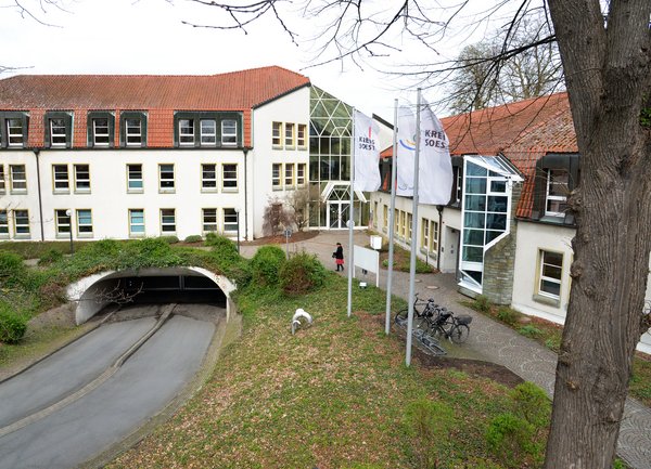 Vormittags geschlossen