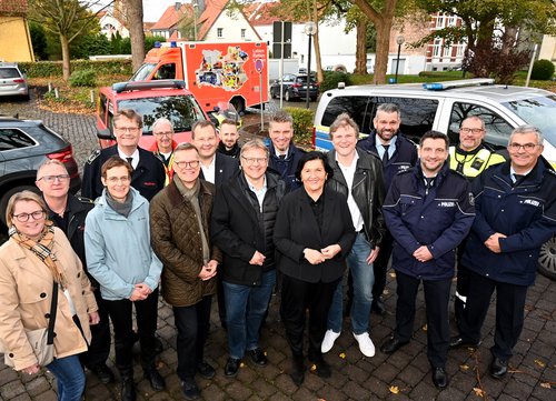 Überraschung mit Fahrzeug-Konvoi