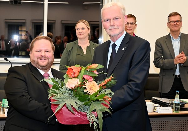 Landrat vereidigt Landrat vereidigt