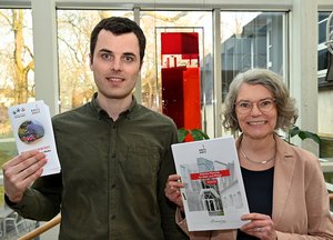 Die Gesamtzahl pflegebedürftiger Menschen steigt weiter an. Der Bericht „Örtliche Planung für Pflege und Alter 2025/26“ zieht daraus die nötigen Schlüsse. Foto: Birgit Kalle/ Kreis Soest Die Gesamtzahl pflegebedürftiger Menschen steigt weiter an. Der Bericht „Örtliche Planung für Pflege und Alter 2025/26“ zieht daraus die nötigen Schlüsse. Foto: Birgit Kalle/ Kreis Soest