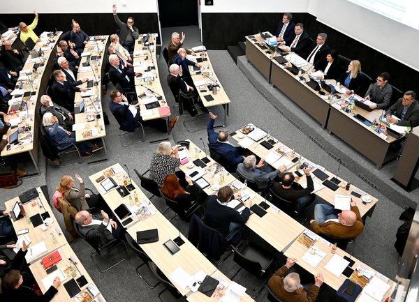 Doppelhaushalt verabschiedet Doppelhaushalt verabschiedet