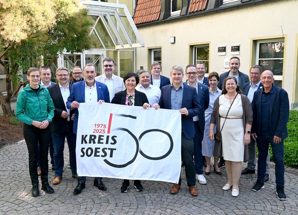 HVB-Runde gratuliert zum Kreis-Jubiläum HVB-Runde gratuliert zum Kreis-Jubiläum