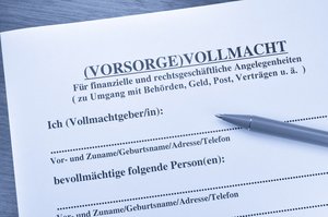 Vorsorgevollmacht Foto: © photocrew - Fotolia.com Vorsorgevollmacht wird unterschrieben. © photocrew - Fotolia.com