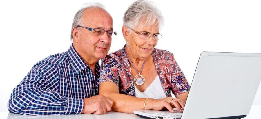 Suchendes Ehepaar am Laptop, Foto: © Ray - Fotolia.com